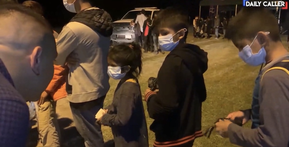 DHS EXPONE NEGLIGENCIA DE LA ADMINISTRACIÓN BIDEN EN LA PROTECCIÓN DE MENORES MIGRANTES